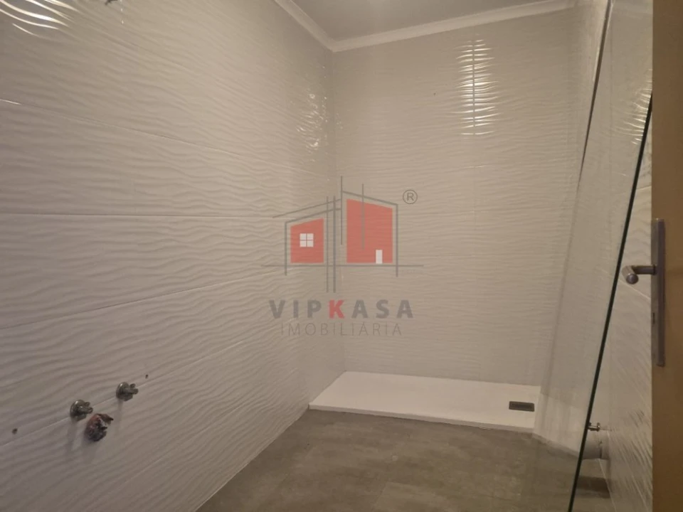 Apartamento T2 para Venda em Santa Clara Foto 11