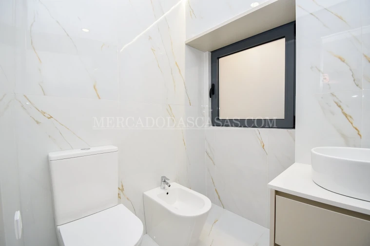 Moradia T3 para Venda em Espinho Foto 13