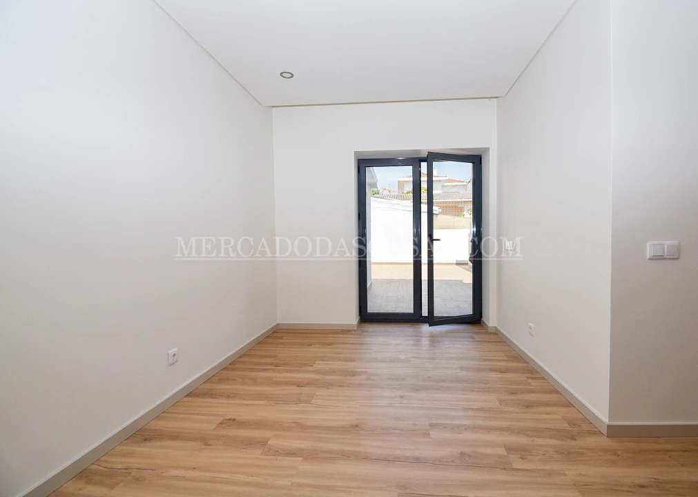 Moradia T3 para Venda em Espinho Foto 7