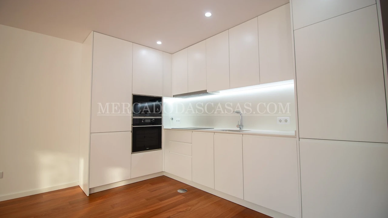 Apartamento T3 para Venda em Espinho Foto 3