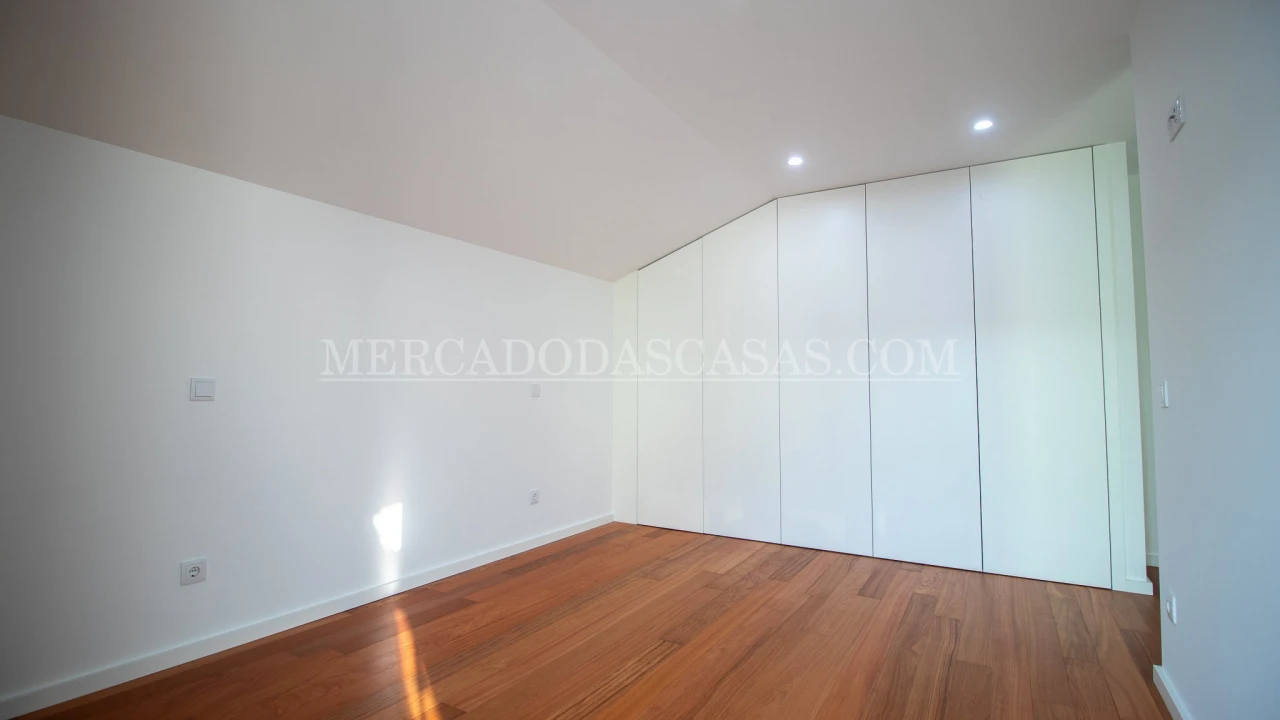 Apartamento T3 para Venda em Espinho Foto 18