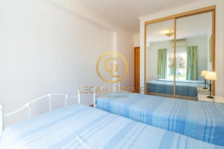 Apartamento T2 para Venda em Quarteira Foto 18