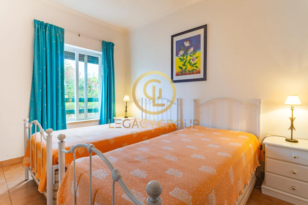 Apartamento T2 para Venda em Quarteira Foto 9
