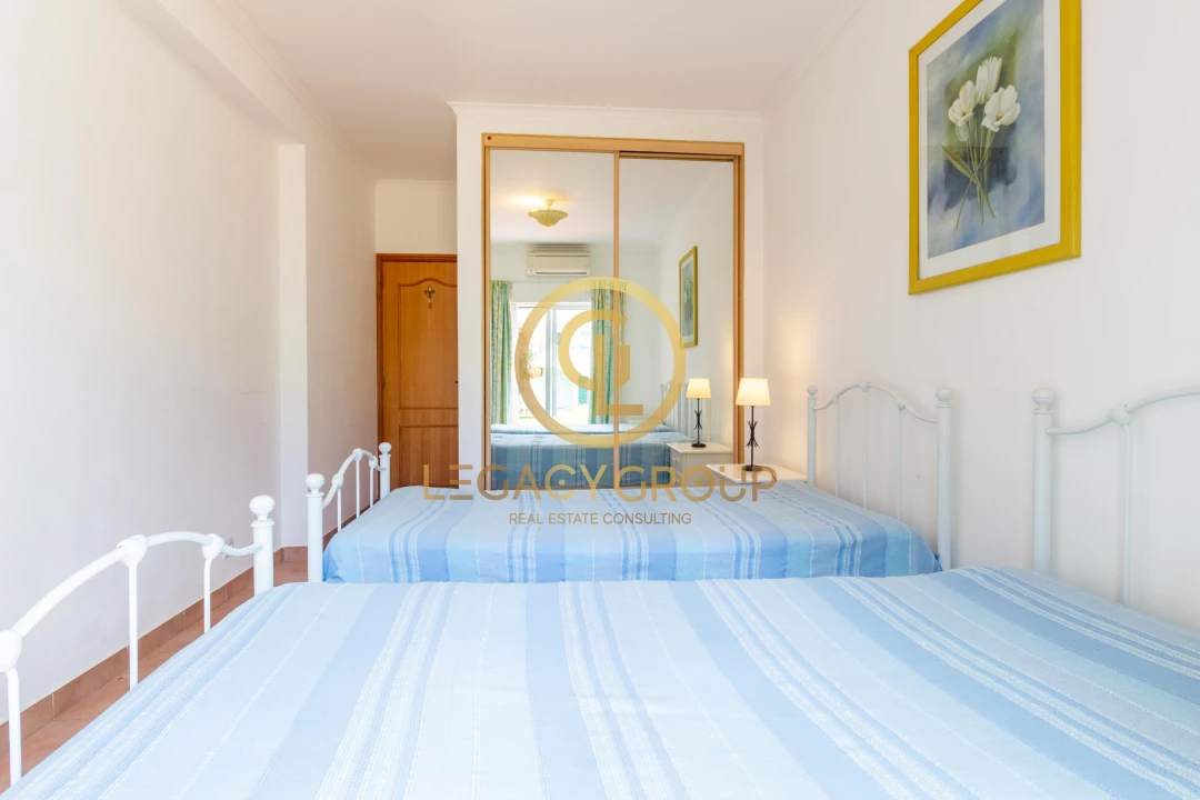 Apartamento T2 para Venda em Quarteira Foto 16