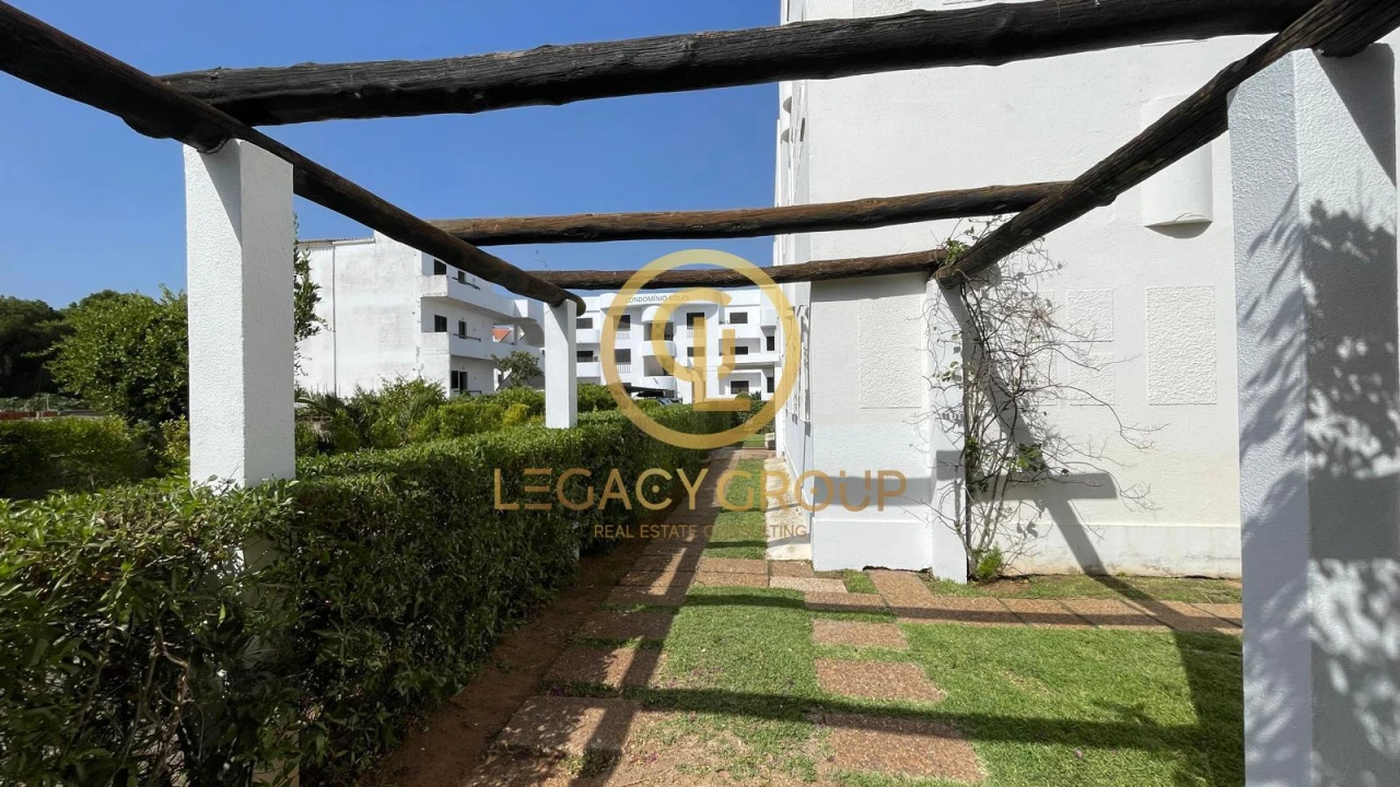 Apartamento T2 para Venda em Quarteira Foto 3