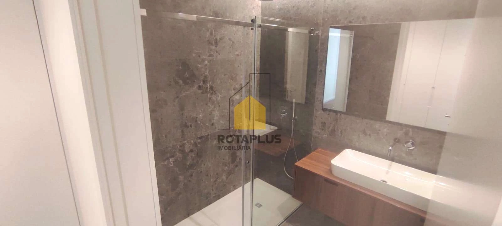 Apartamento T1 para Venda em Cidade da Maia Foto 17