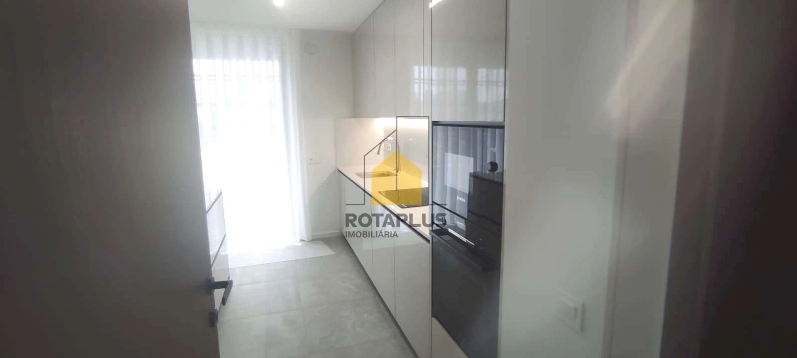 Apartamento T1 para Venda em Cidade da Maia Foto 11