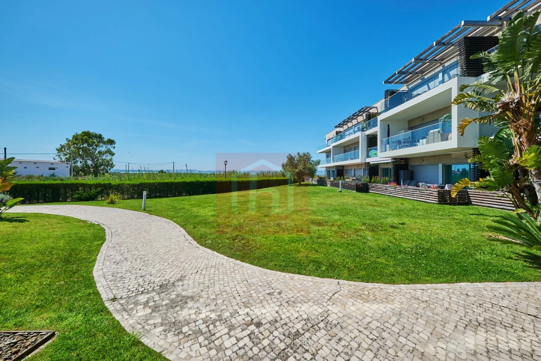 Apartamento T2 para Venda em Alcochete Foto 25