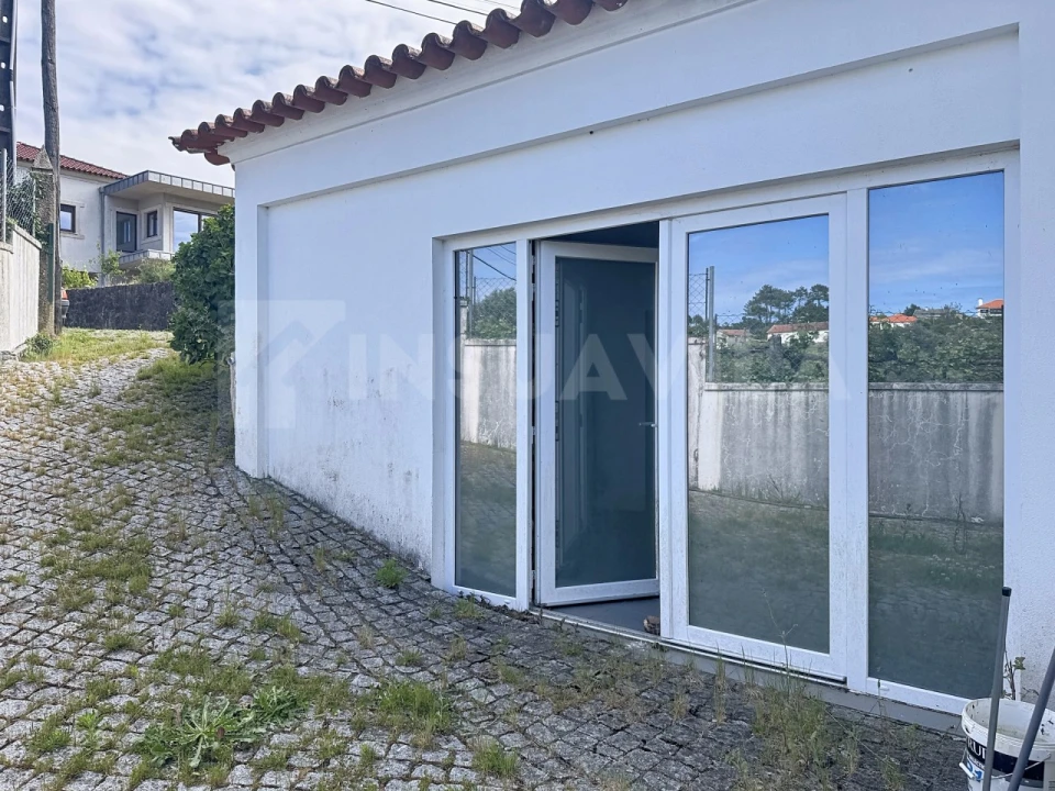 Moradia T4 para Venda em Dem Foto 32