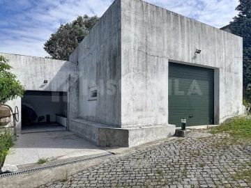 Moradia T4 para Venda em Dem