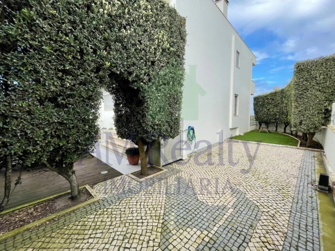 Moradia T4 para Venda em Ferrel Foto 27