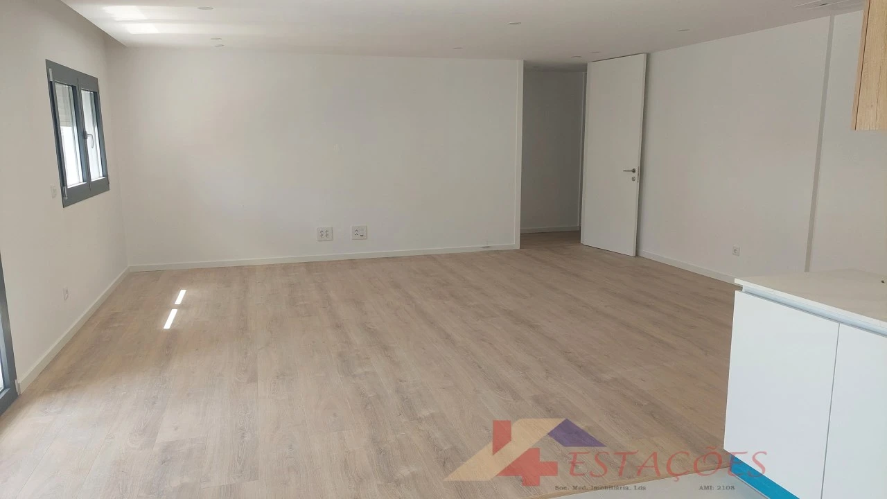 Apartamento T4 para Venda em Pombal Foto 3