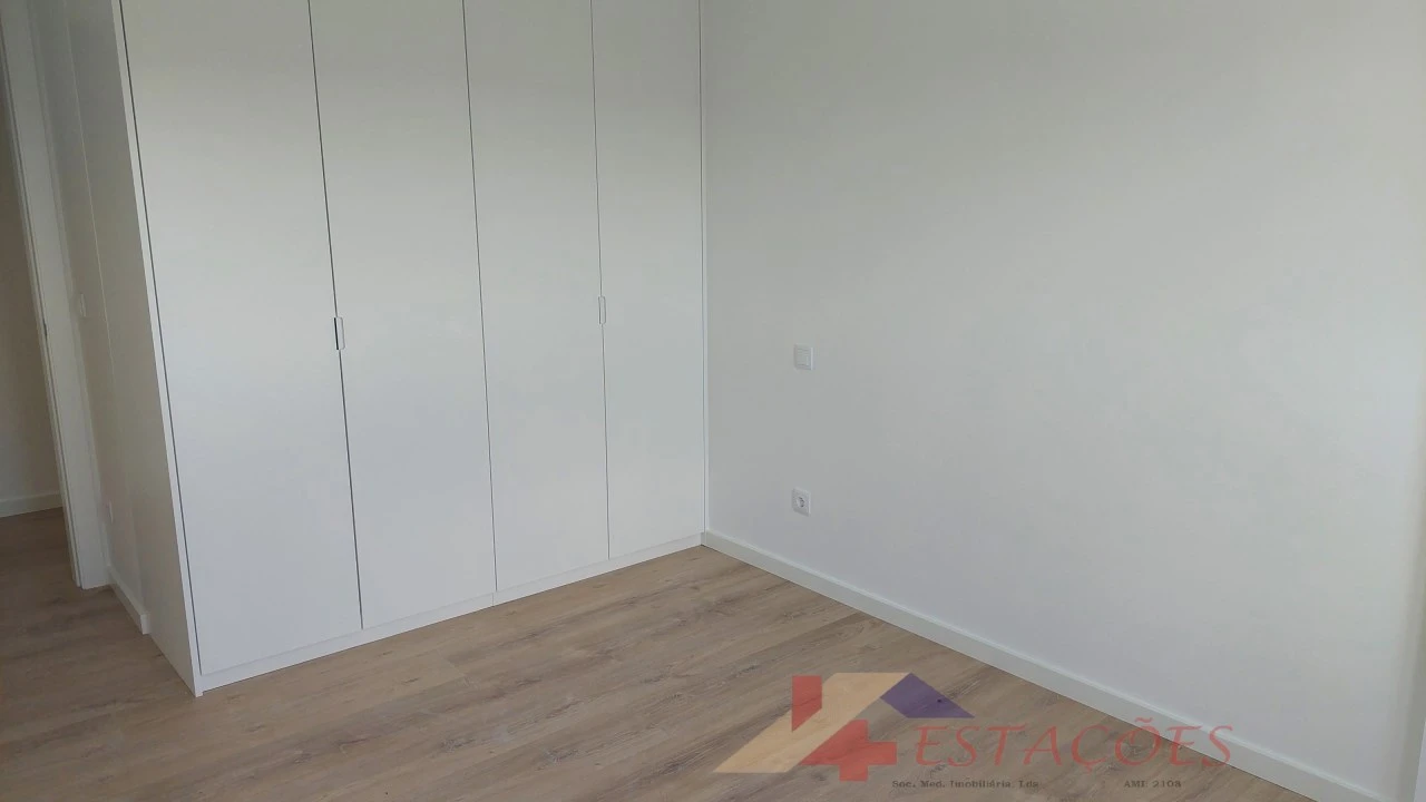 Apartamento T4 para Venda em Pombal Foto 10