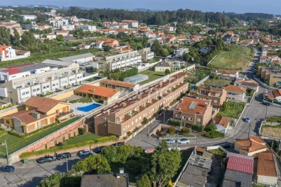 Moradia T4 para Venda em Gulpilhares e Valadares