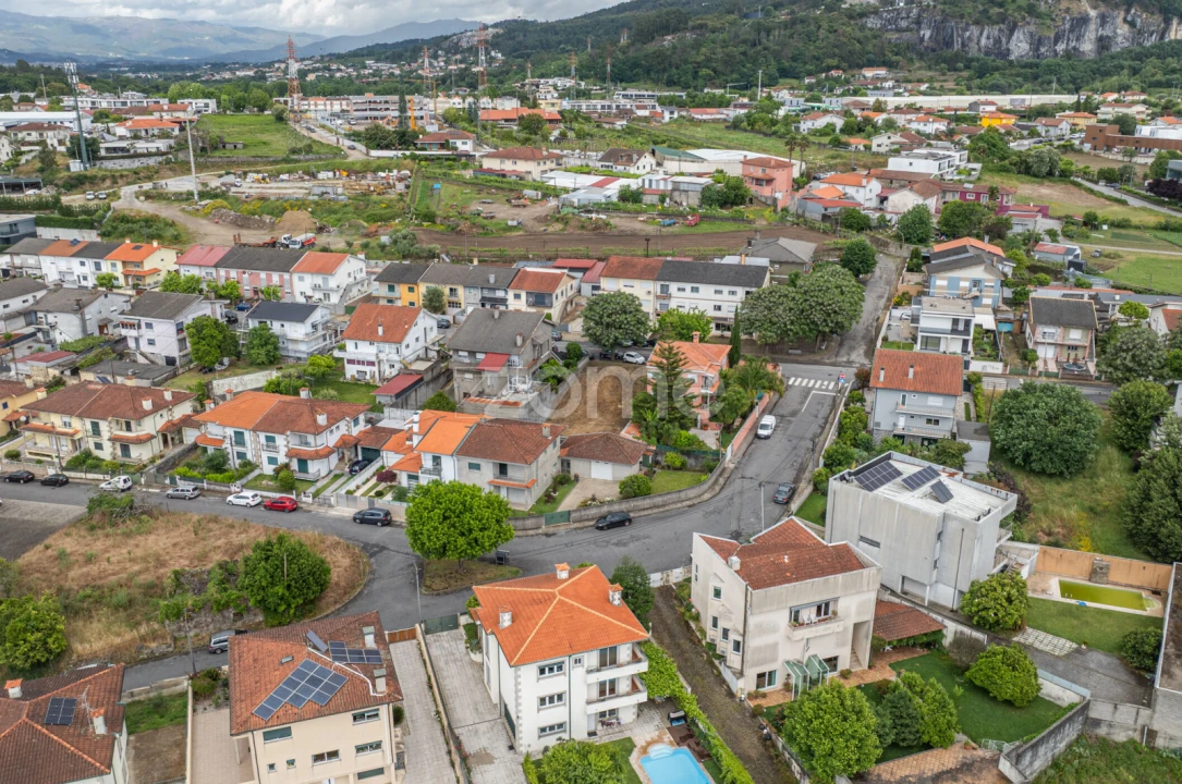 Terreno para Venda em Real, Dume e Semelhe Foto 1