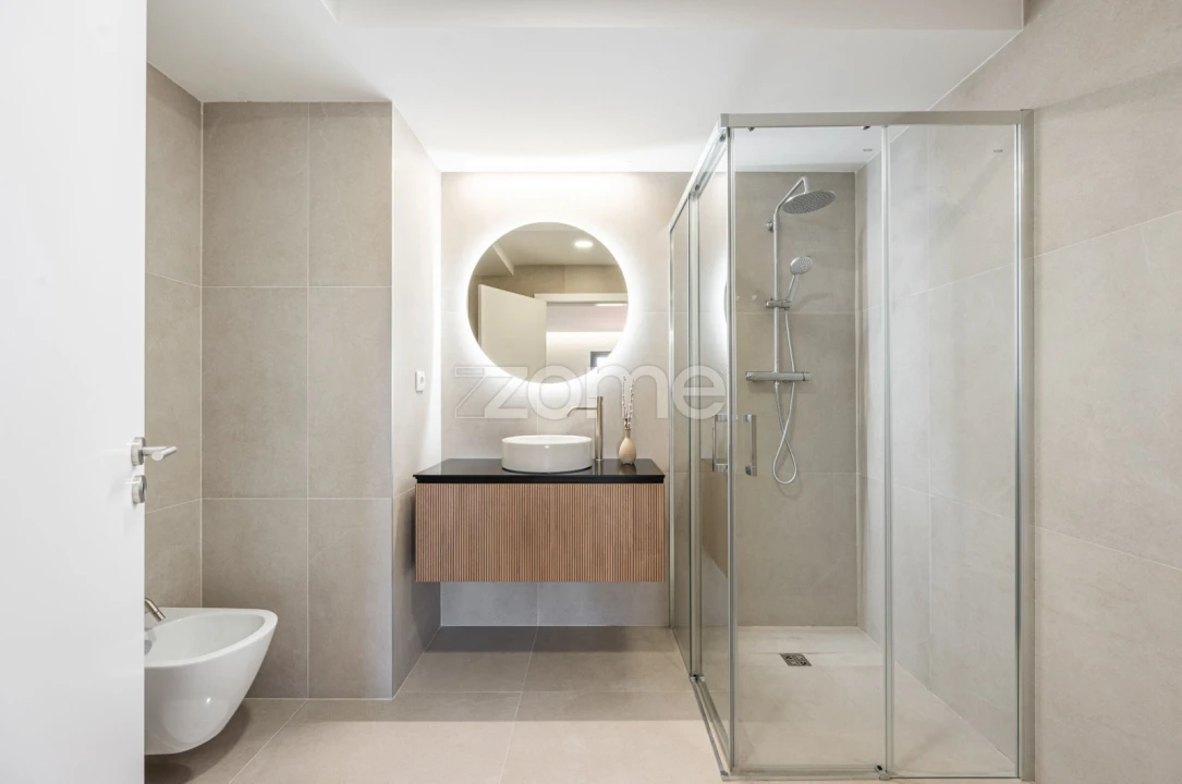 Apartamento T3 para Venda em Santa Marinha e São Pedro da Afurada Foto 1