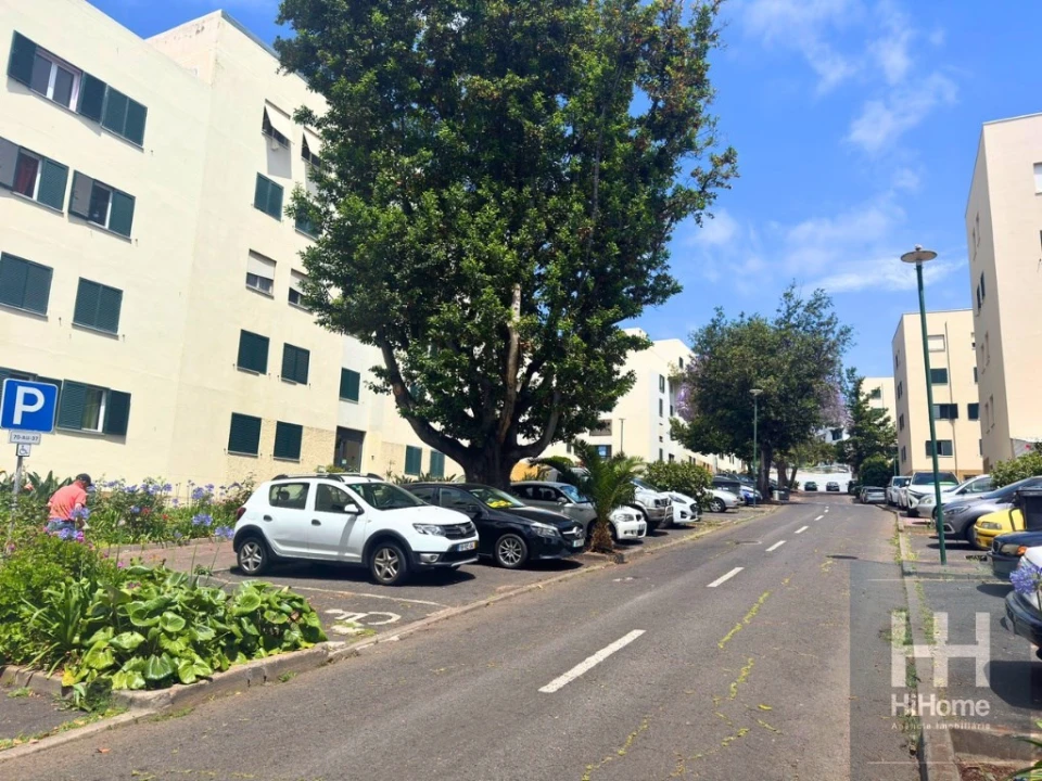 Apartamento T2 para Venda em São Martinho Foto 1