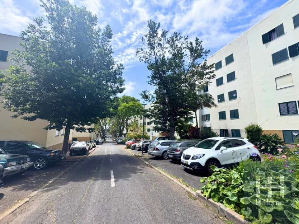 Apartamento T2 para Venda em São Martinho Foto 5