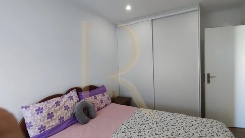 Moradia T3 para Venda em Laranjeiro e Feijó