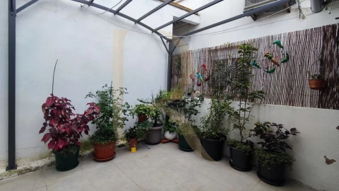 Moradia T3 para Venda em Laranjeiro e Feijó