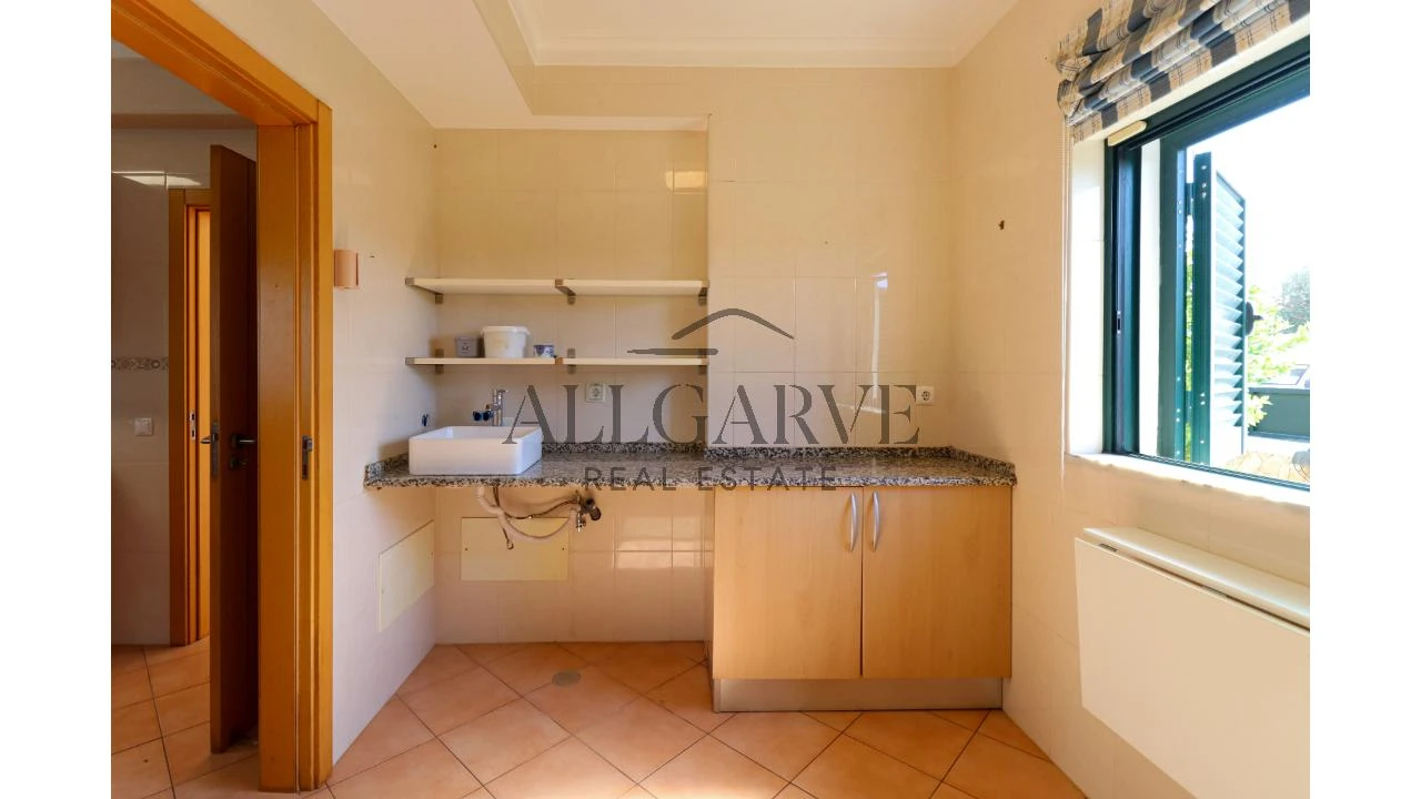Moradia T3 para Venda em Alvor Foto 10