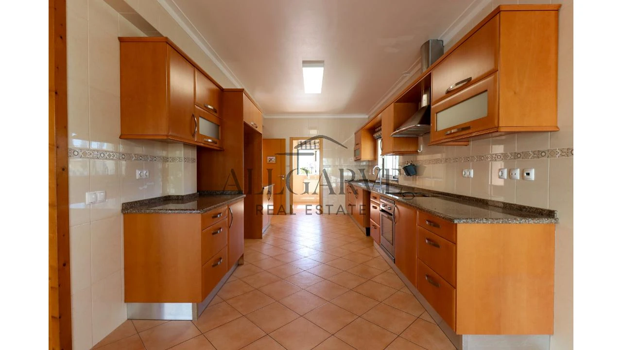 Moradia T3 para Venda em Alvor Foto 12