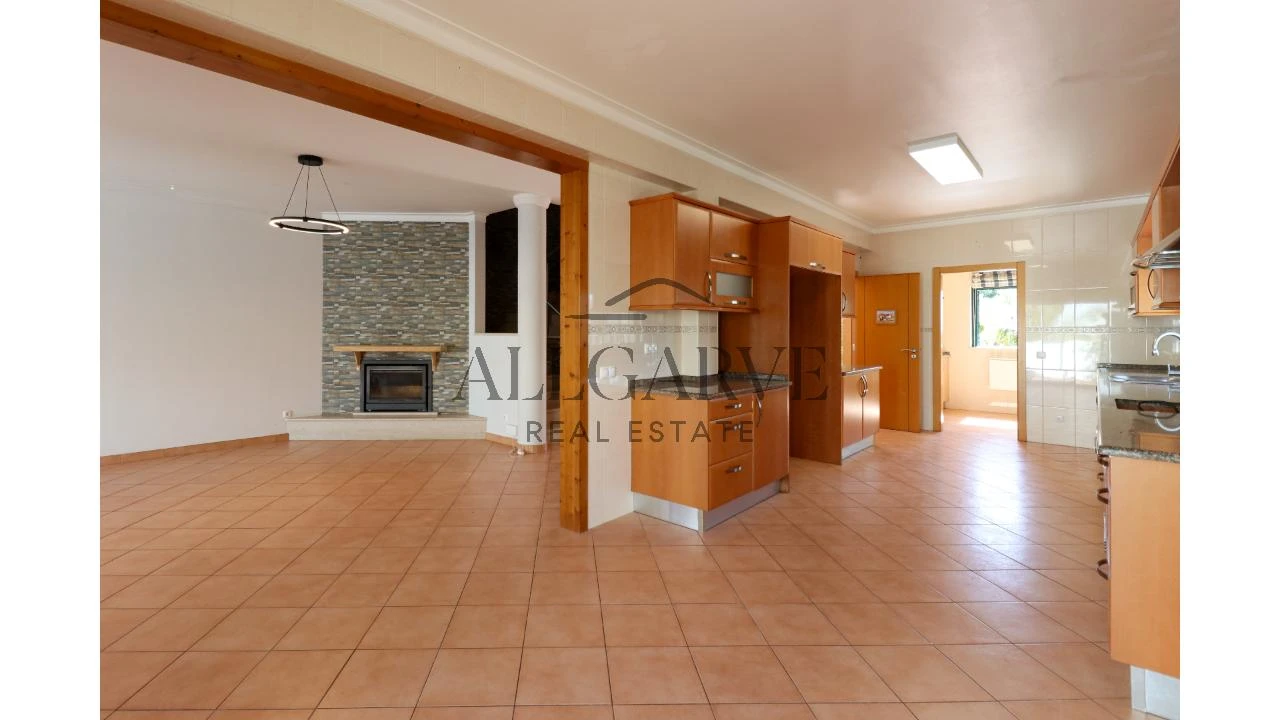 Moradia T3 para Venda em Alvor Foto 13