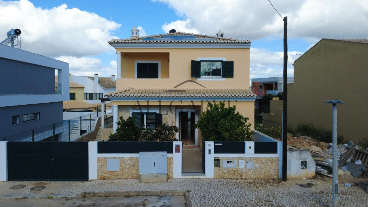 Moradia T3 para Venda em Alvor Foto 4