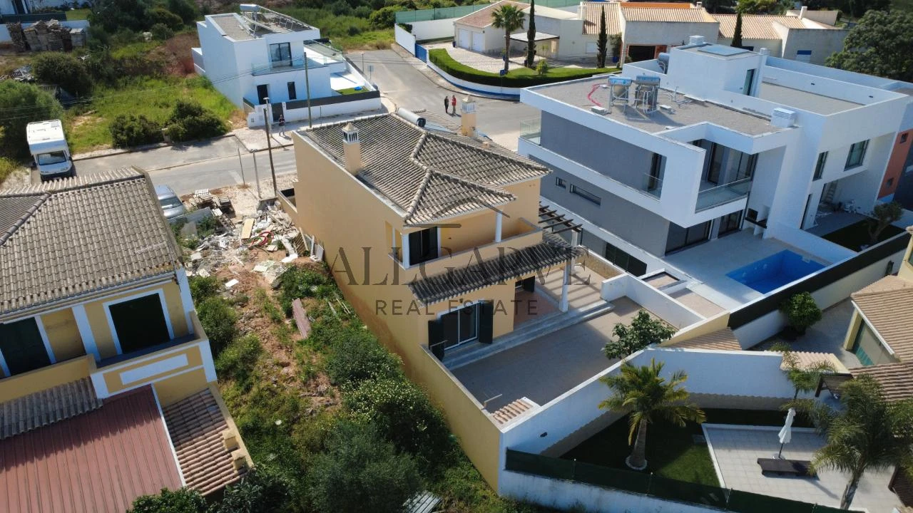 Moradia T3 para Venda em Alvor Foto 40
