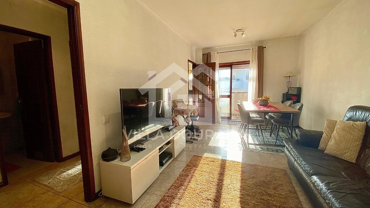 Apartamento T2 para Venda em Cidade da Maia Foto 2