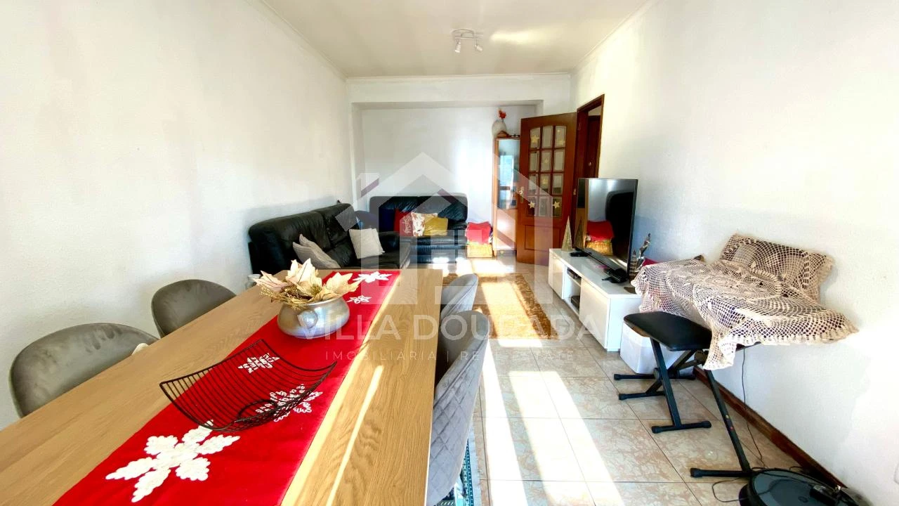 Apartamento T2 para Venda em Cidade da Maia Foto 3