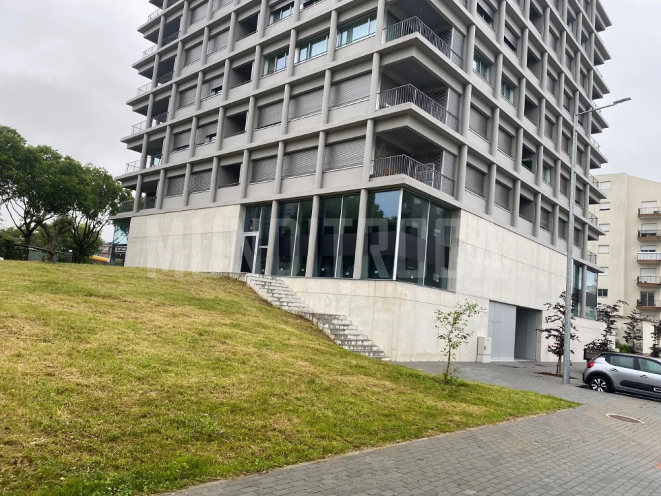 Loja para Arrendamento em Braga (Maximinos, Sé e Cividade) Foto 1