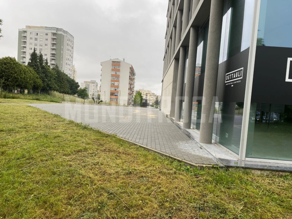 Loja para Arrendamento em Braga (Maximinos, Sé e Cividade) Foto 3