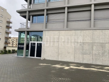 Loja para Arrendamento em Braga (Maximinos, Sé e Cividade)