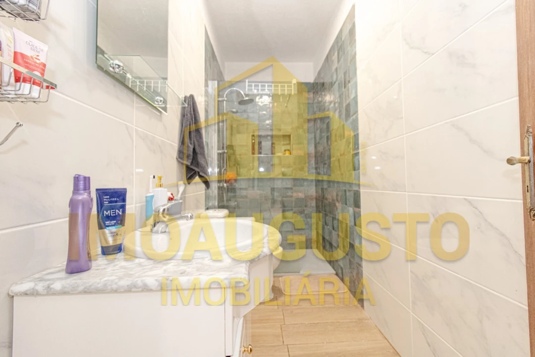 Moradia T2 para Venda em Vila Franca das Naves e Feital Foto 17