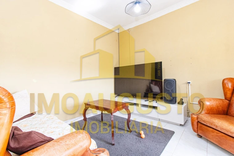 Moradia T2 para Venda em Vila Franca das Naves e Feital Foto 9