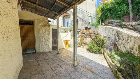 Moradia T2 para Venda em Gestaço