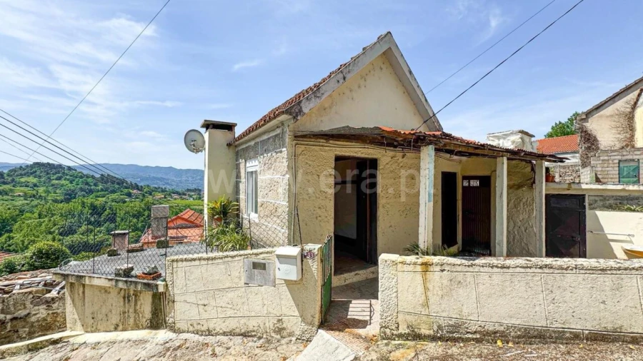 Moradia T2 para Venda em Gestaço Foto 3
