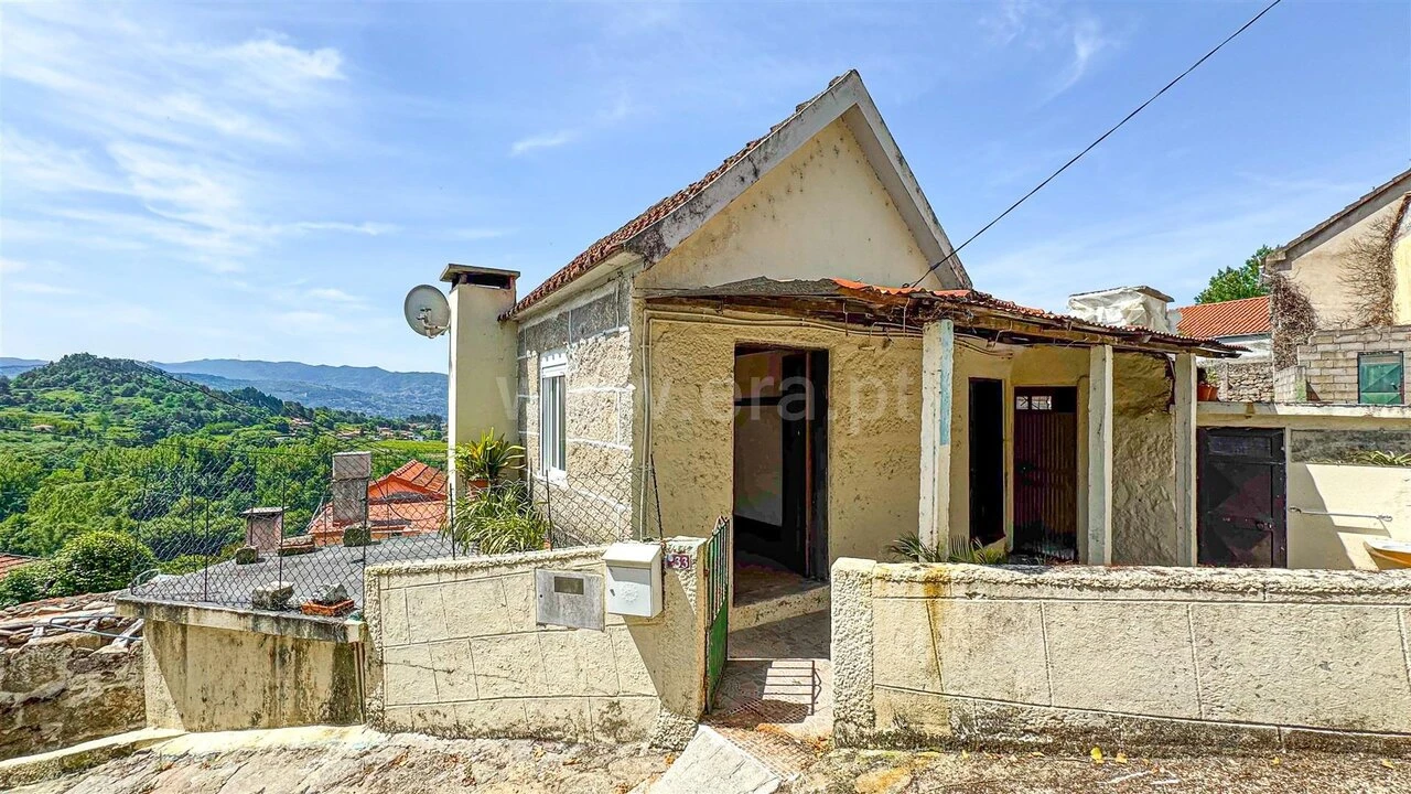 Moradia T2 para Venda em Gestaço Foto 1