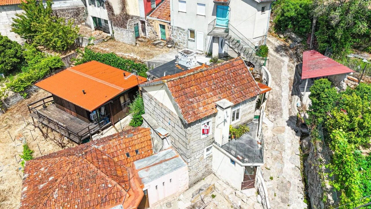 Moradia T2 para Venda em Gestaço Foto 13