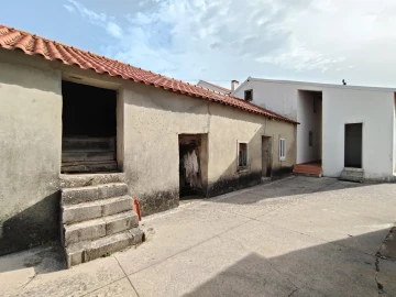 Moradia T5 para Venda em Chão de Couce