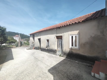 Moradia T5 para Venda em Chão de Couce