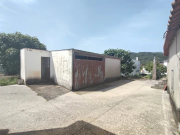 Moradia T5 para Venda em Chão de Couce