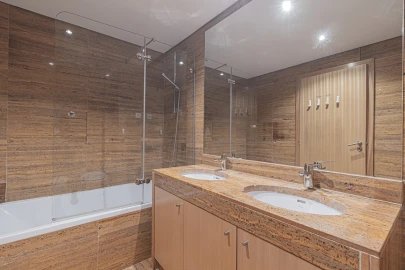 Apartamento T5 para Venda em Ajuda
