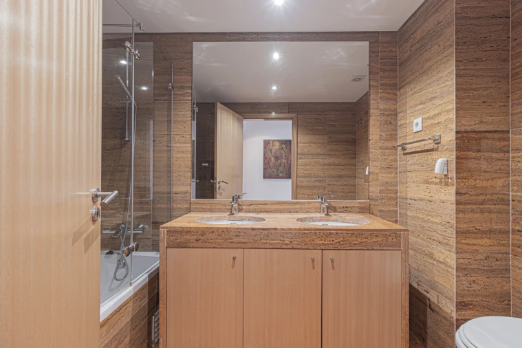 Apartamento T5 para Venda em Ajuda Foto 30