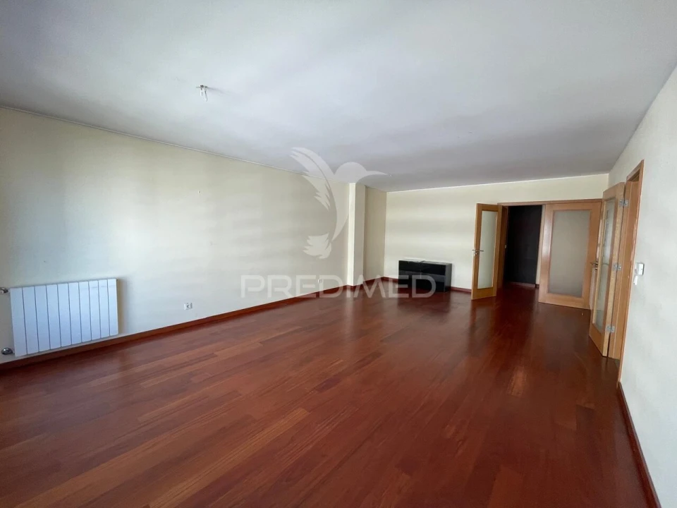 Apartamento T3 para Venda em Ramalde Foto 4