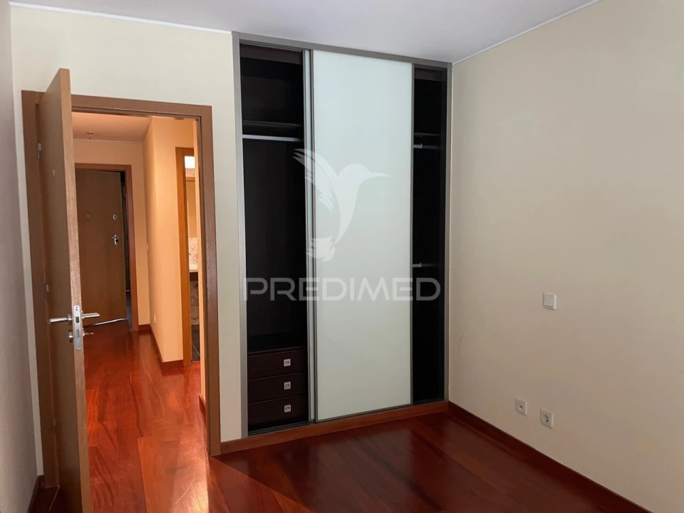Apartamento T3 para Venda em Ramalde Foto 9
