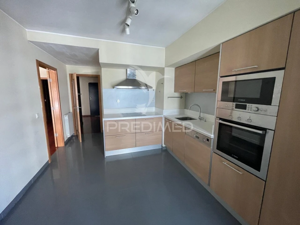 Apartamento T3 para Venda em Ramalde Foto 2
