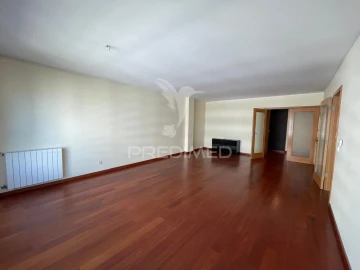 Apartamento T3 para Venda em Ramalde