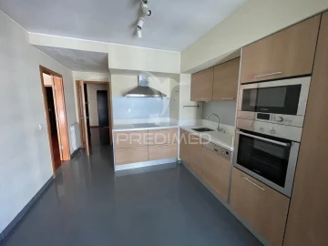Apartamento T3 para Venda em Ramalde